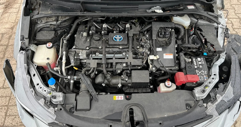 Toyota Corolla cena 37900 przebieg: 76000, rok produkcji 2020 z Chodzież małe 172
